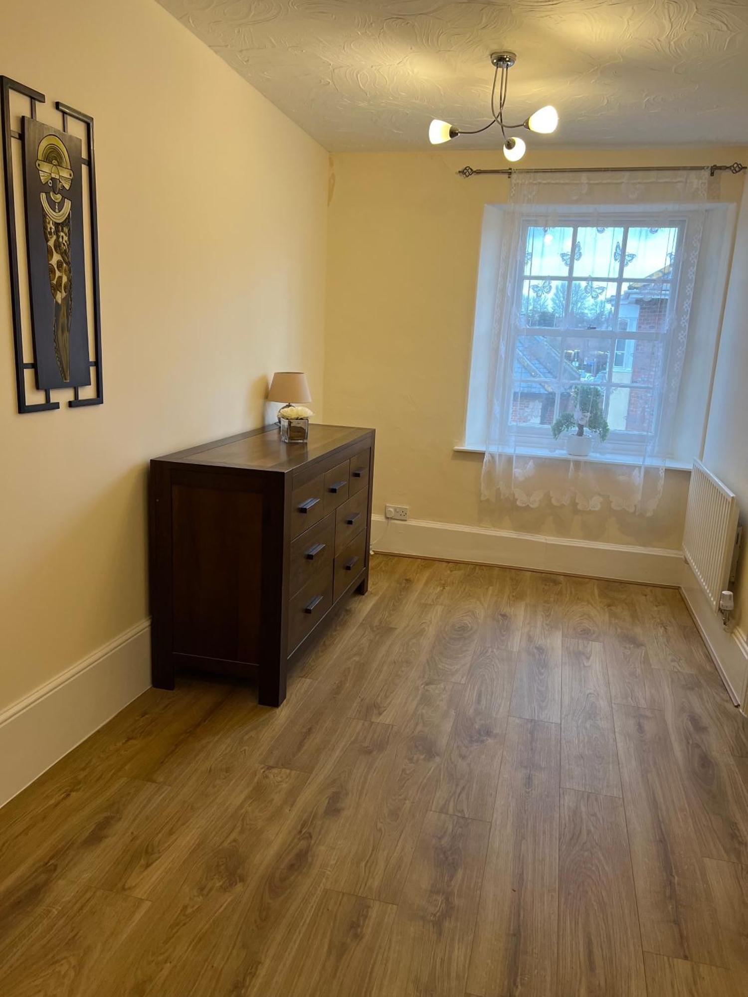 Stay In Yeovil Town Centre, Large 2 Bd Apt With Parking, Sleeps 4 Exterior foto